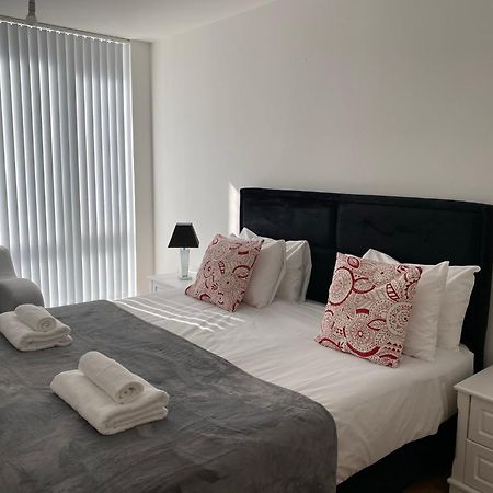 Berks Luxury Serviced Apartments , Free Parking, Free Gym And Free Wifi Bracknell Phòng bức ảnh