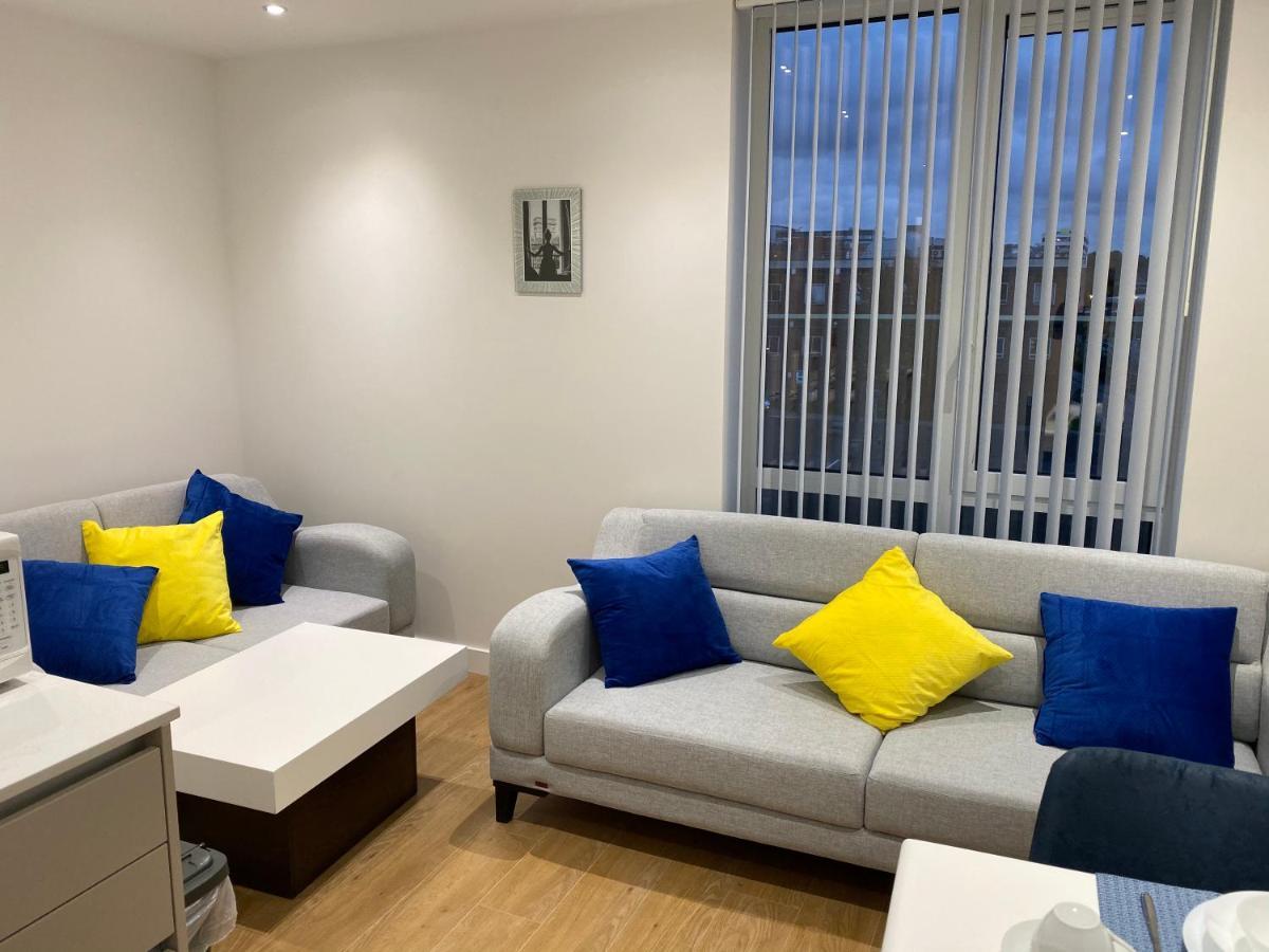 Berks Luxury Serviced Apartments , Free Parking, Free Gym And Free Wifi Bracknell Ngoại thất bức ảnh