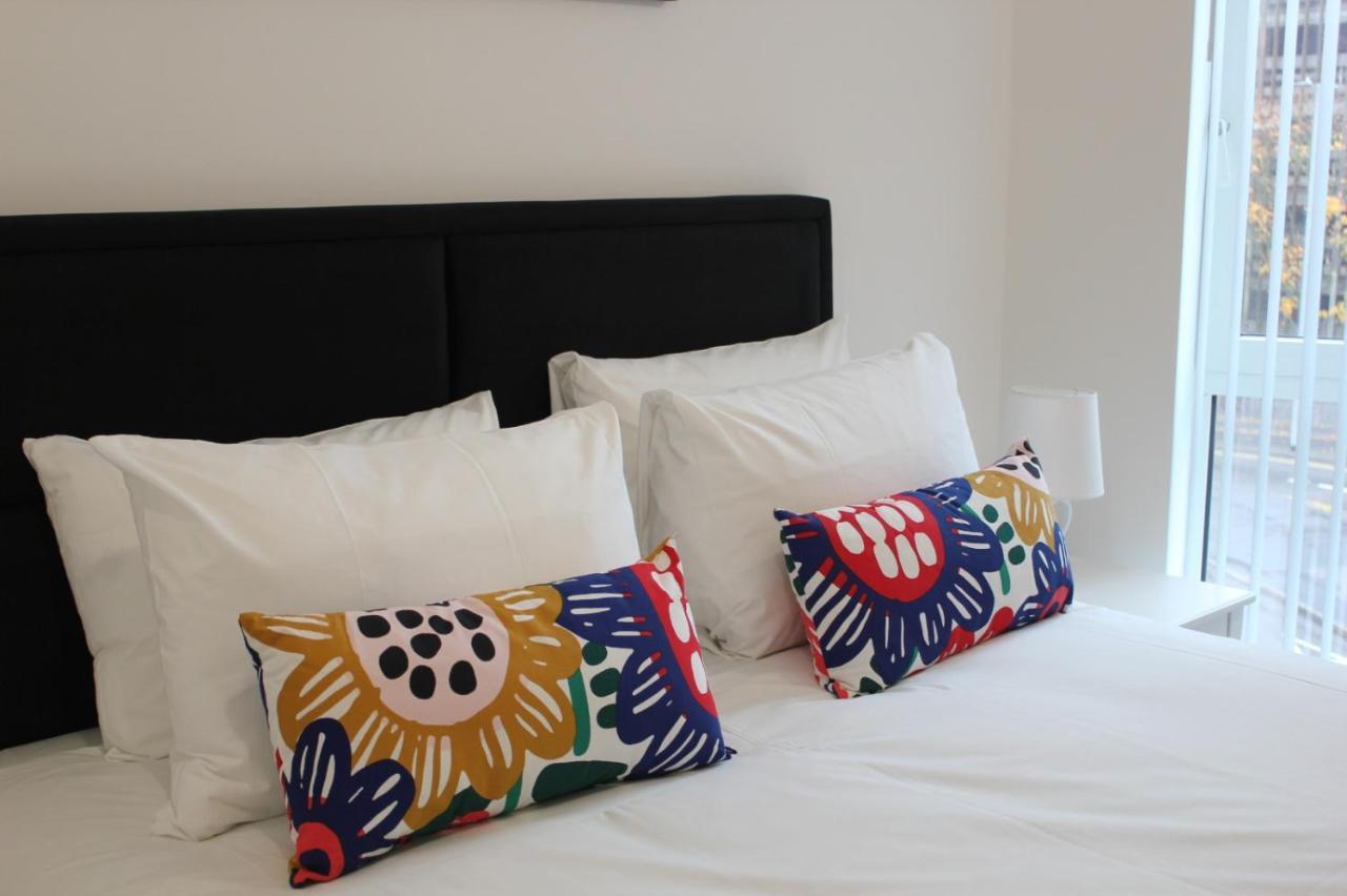 Berks Luxury Serviced Apartments , Free Parking, Free Gym And Free Wifi Bracknell Ngoại thất bức ảnh