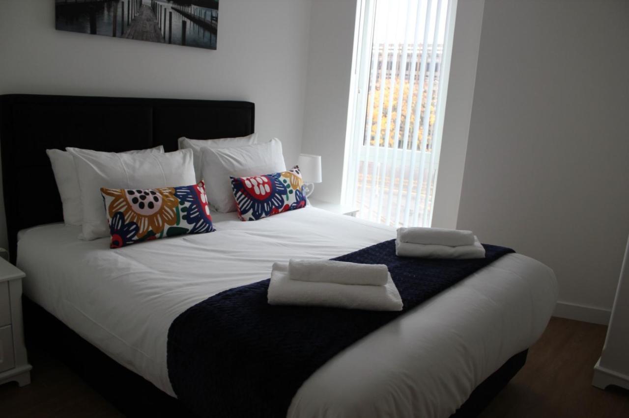 Berks Luxury Serviced Apartments , Free Parking, Free Gym And Free Wifi Bracknell Ngoại thất bức ảnh
