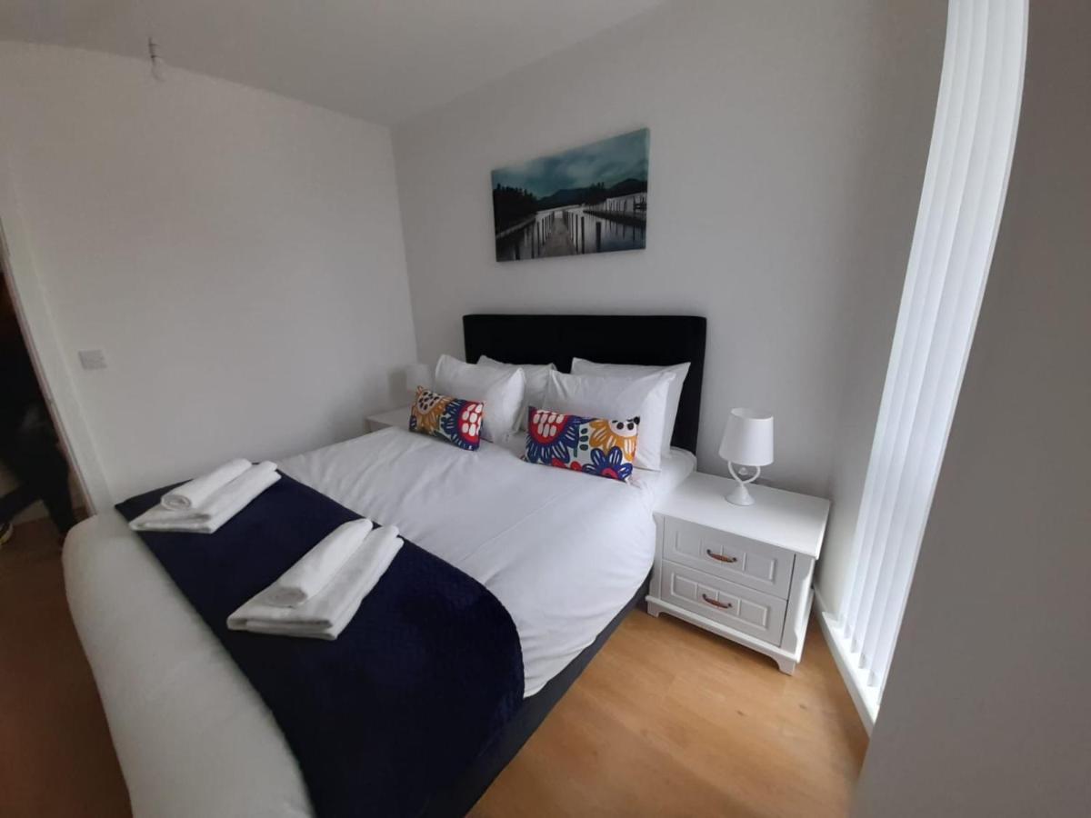 Berks Luxury Serviced Apartments , Free Parking, Free Gym And Free Wifi Bracknell Ngoại thất bức ảnh