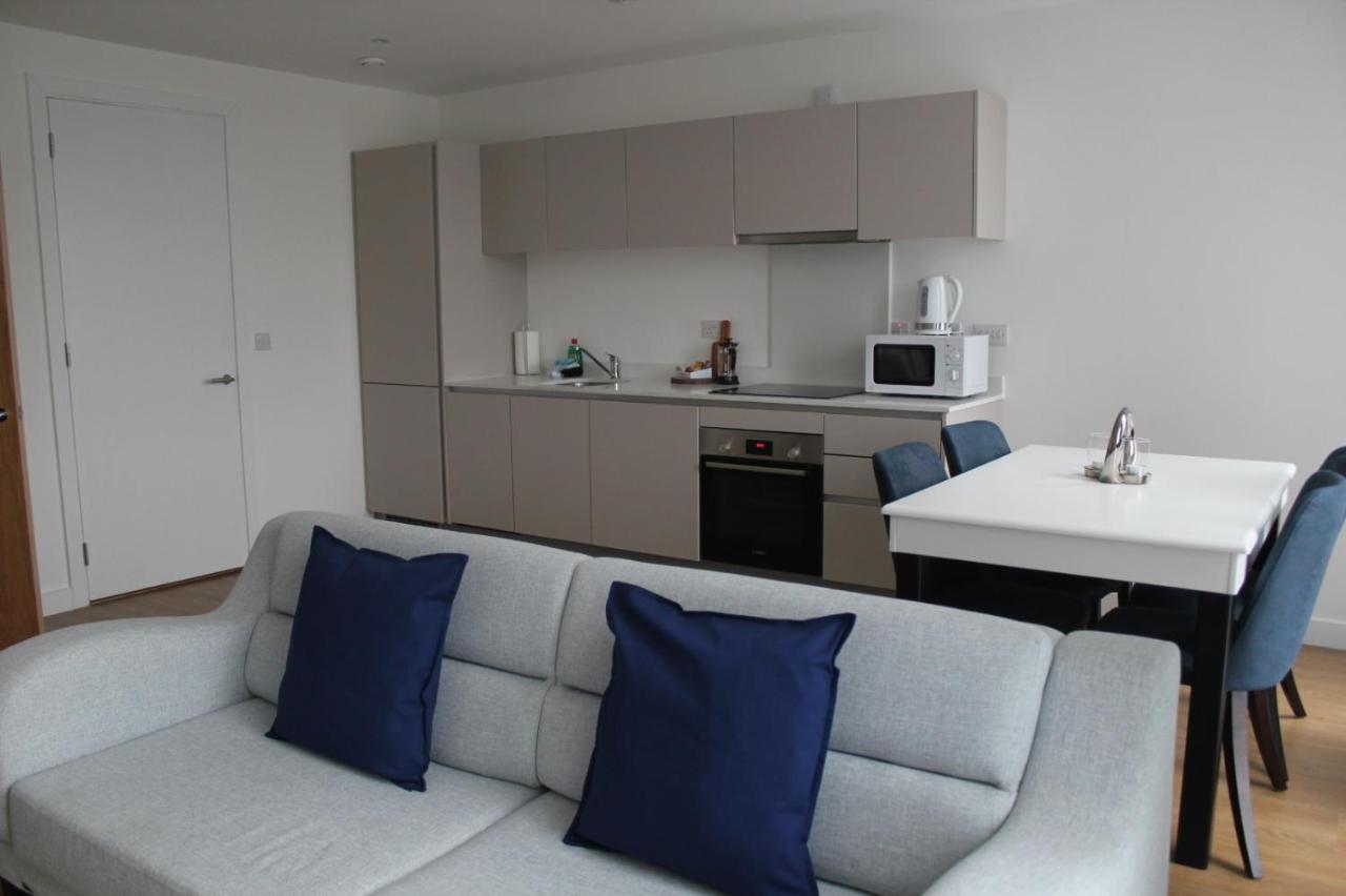 Berks Luxury Serviced Apartments , Free Parking, Free Gym And Free Wifi Bracknell Ngoại thất bức ảnh