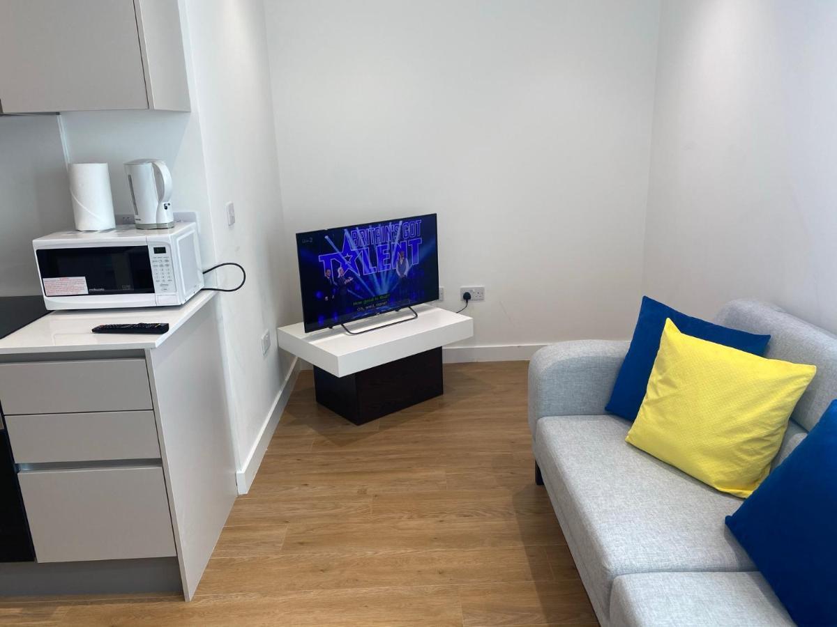 Berks Luxury Serviced Apartments , Free Parking, Free Gym And Free Wifi Bracknell Ngoại thất bức ảnh