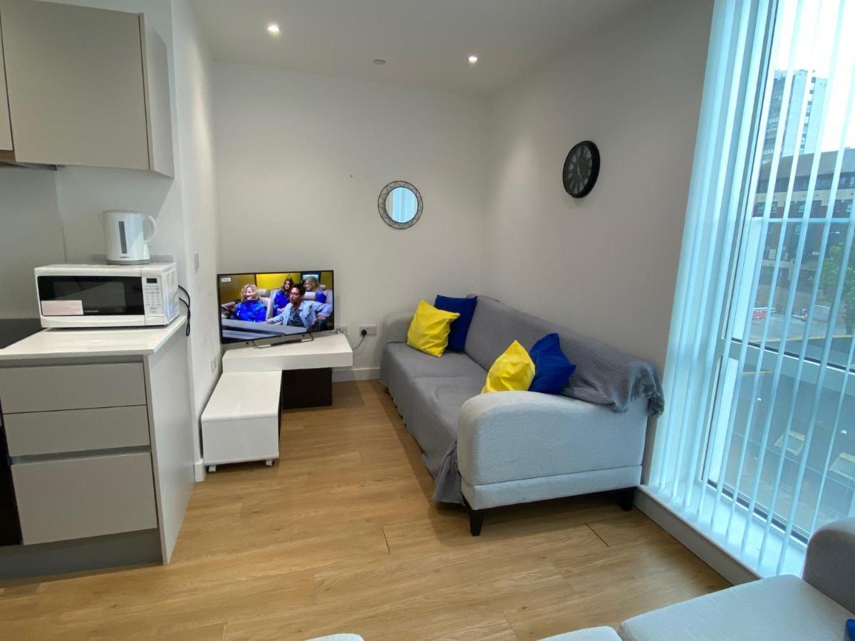 Berks Luxury Serviced Apartments , Free Parking, Free Gym And Free Wifi Bracknell Ngoại thất bức ảnh