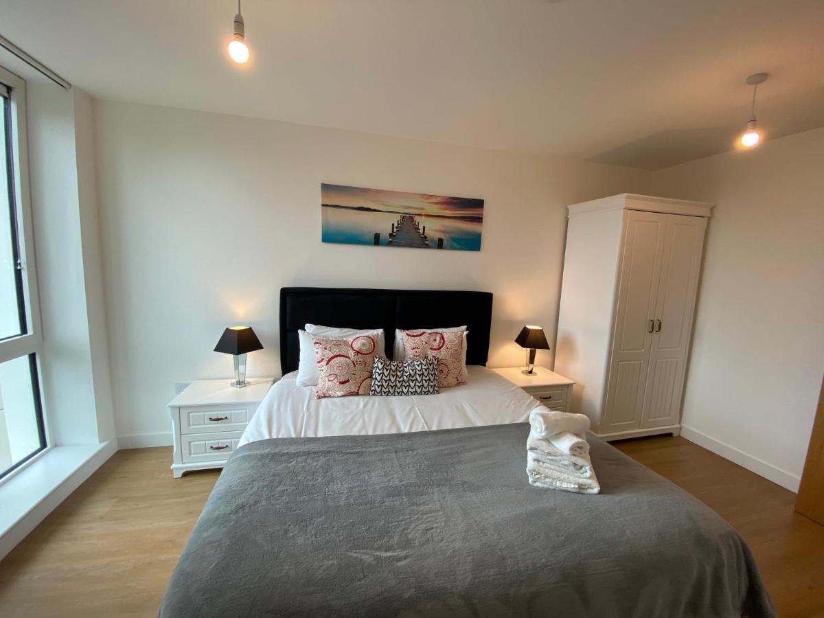 Berks Luxury Serviced Apartments , Free Parking, Free Gym And Free Wifi Bracknell Ngoại thất bức ảnh