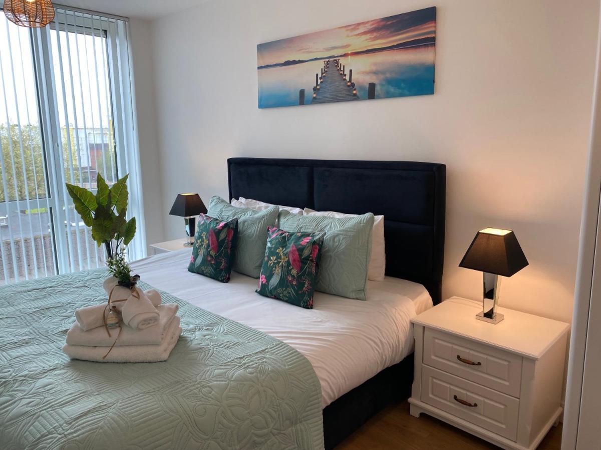 Berks Luxury Serviced Apartments , Free Parking, Free Gym And Free Wifi Bracknell Ngoại thất bức ảnh