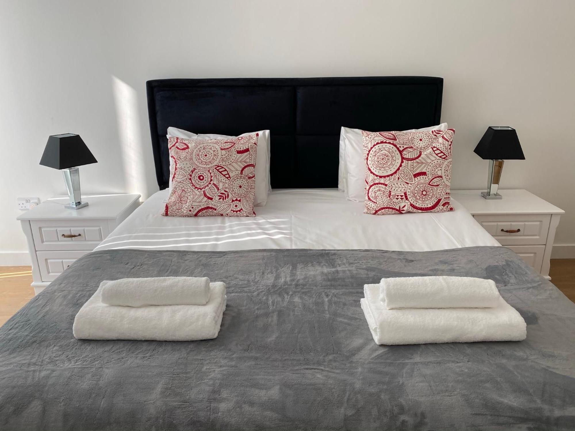 Berks Luxury Serviced Apartments , Free Parking, Free Gym And Free Wifi Bracknell Phòng bức ảnh