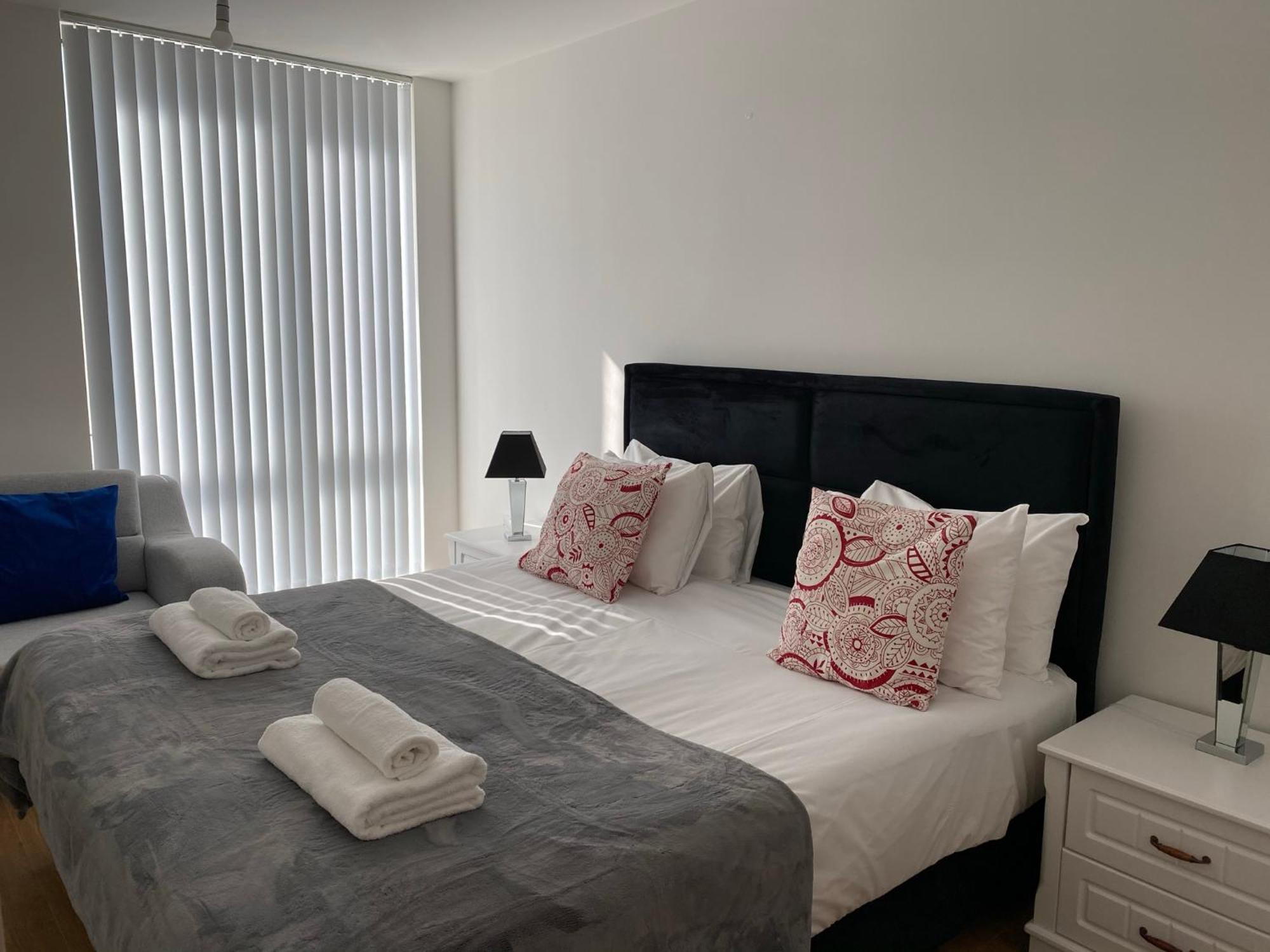 Berks Luxury Serviced Apartments , Free Parking, Free Gym And Free Wifi Bracknell Phòng bức ảnh